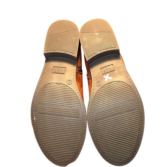 Time and True 9 Red Women's Chelsea Ankle Boots Shoes Memory Foam - Picture 5 of 6